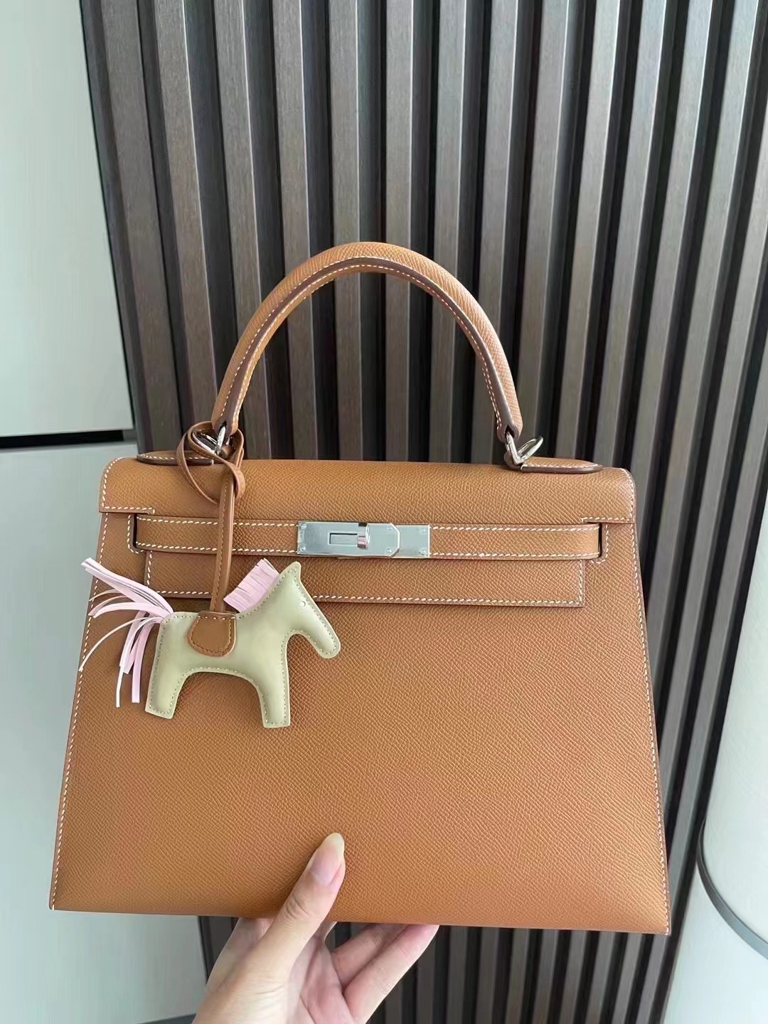 에르메스 켈리백28 골드 은장 앱송